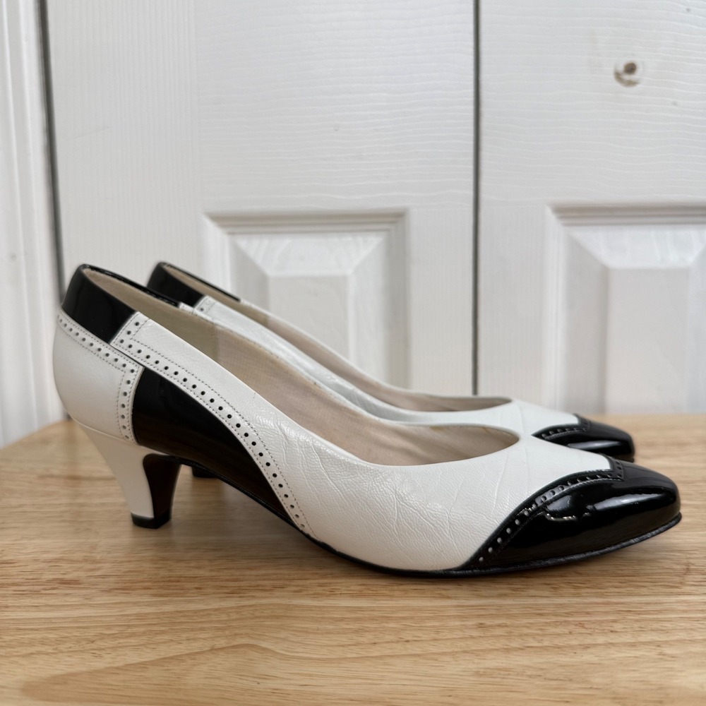Selby Spectator Kitten Heels 8.5 Black White Wingtip Vintage Retro Dark Academia